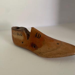 Vintage Wood Shoe Form primitive wood Mold 4D