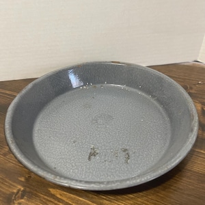 Round Vintage Gray Graniteware Pie pan 10 inch diameter and 2 inch depth