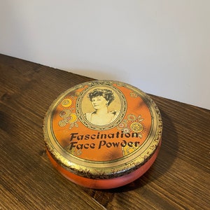 Vintage Daher Fascination Face Powder Metal Tin