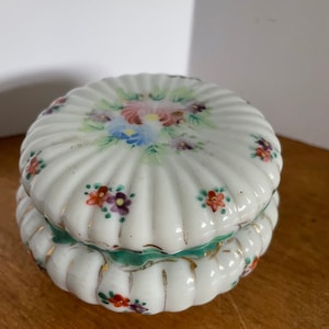 Vintage Ceramic Porcelain Trinket/Jewelry Dish, Beautiful Ribbed, Floral Design