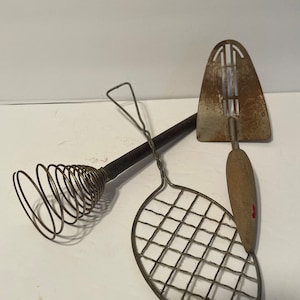 Vintage Utensils Spring Coil Whisk Wire Beater Skimmer old Pie Server