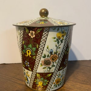 Vintage Daher Floral Decorative Tin Container,