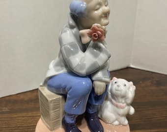 子犬を連れた愛らしいヴィンテージ磁器ピエロ - パステルカラー - ヴィンテージな子供部屋の装飾