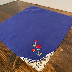 Vintage Set of 4 Handmade Handkerchiefs, Embroidered, Appliqued, Wedding Favors, Vintage Linens,