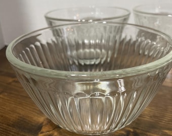 Vintage Sculptured Clear Pyrex 3 Cup Serving Bowl Farmhouse Country Cottage Cottagecore Grannycore