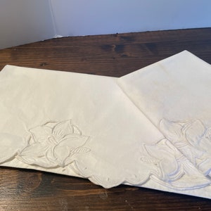 Vintage Set of 2 White Cut out Hand Embroidered Pillow Cases Farmhouse Linens