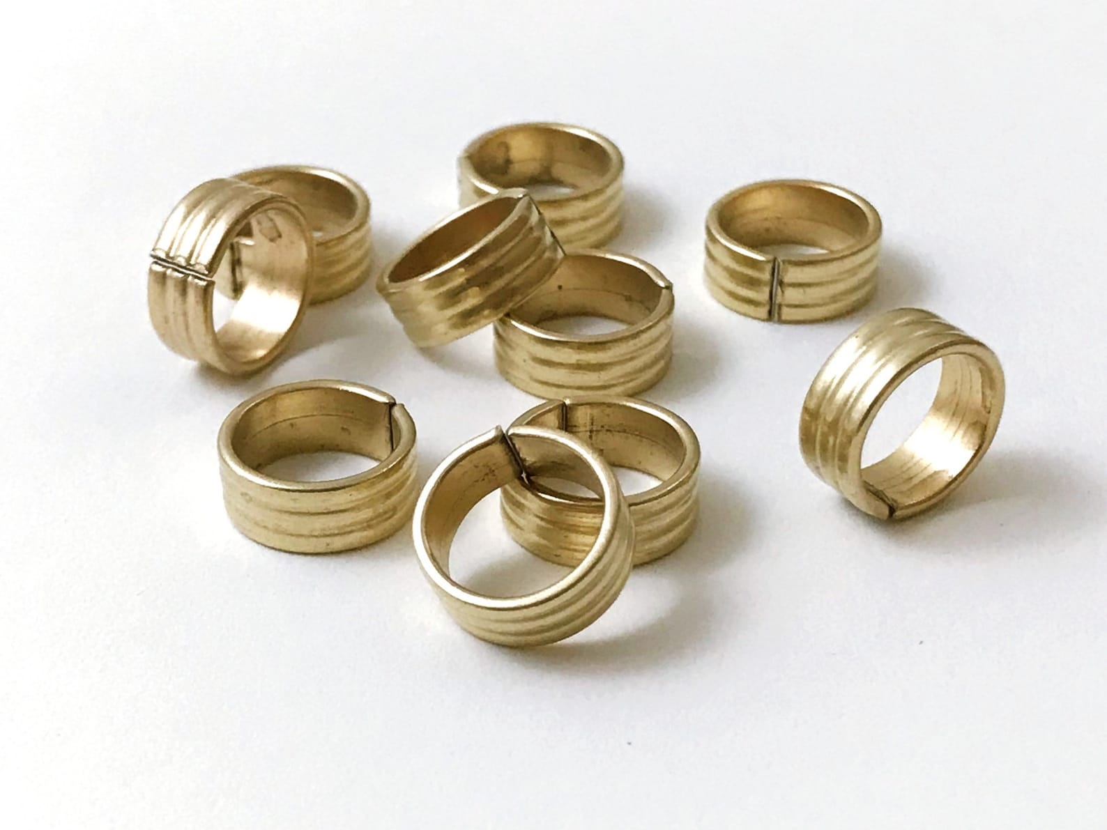 12 mm Wide Brass Rings. Heavy Textured Ribbed Wire Links. Etsy