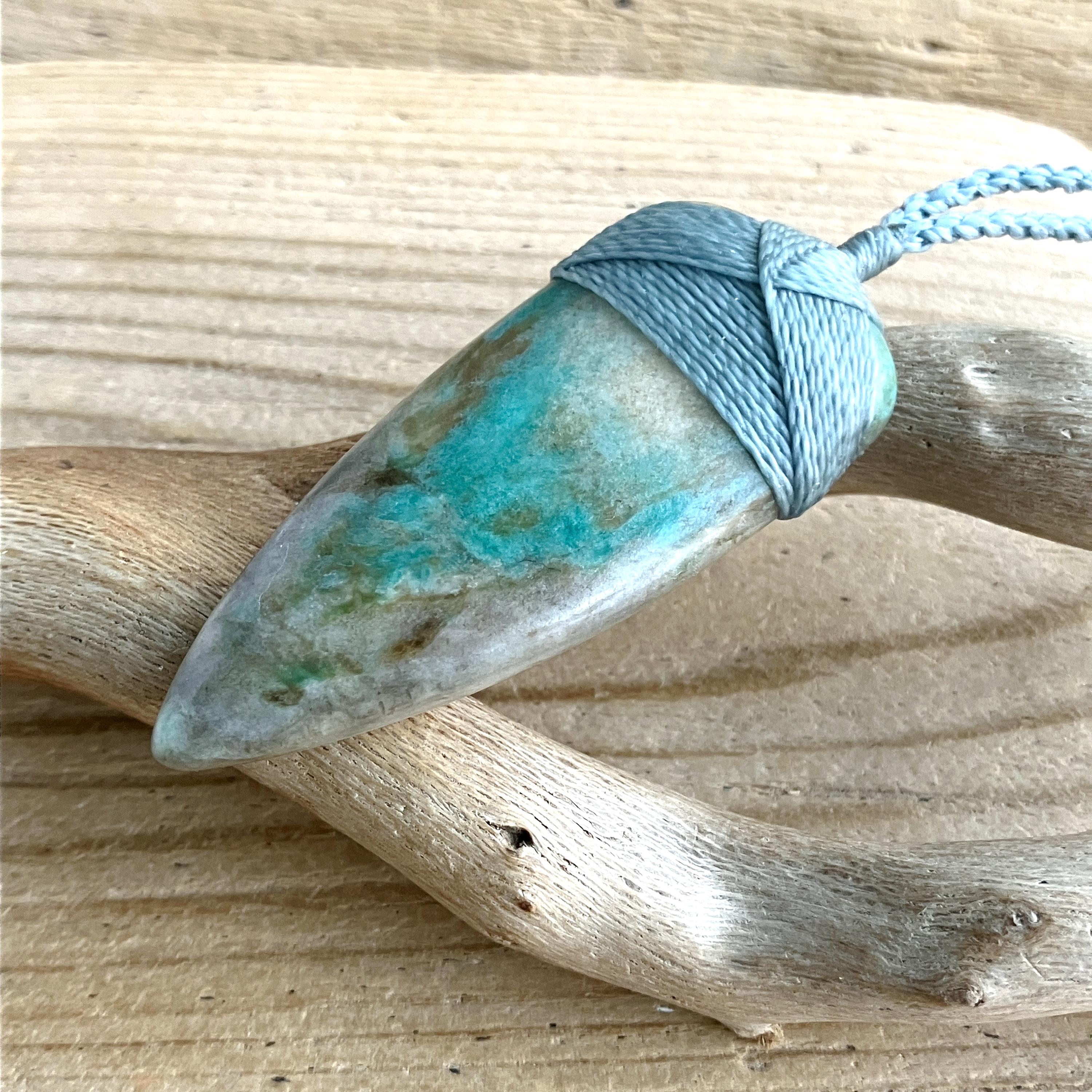 AOTEA COLLECTION ペンダント Rare New Zealand Aotea Stone Toki Styled Shield Pendant