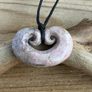 Mini Wyoming Thulite Pink Jade Heart & Koru Pendant Necklace 37 mm (WYO5018P)