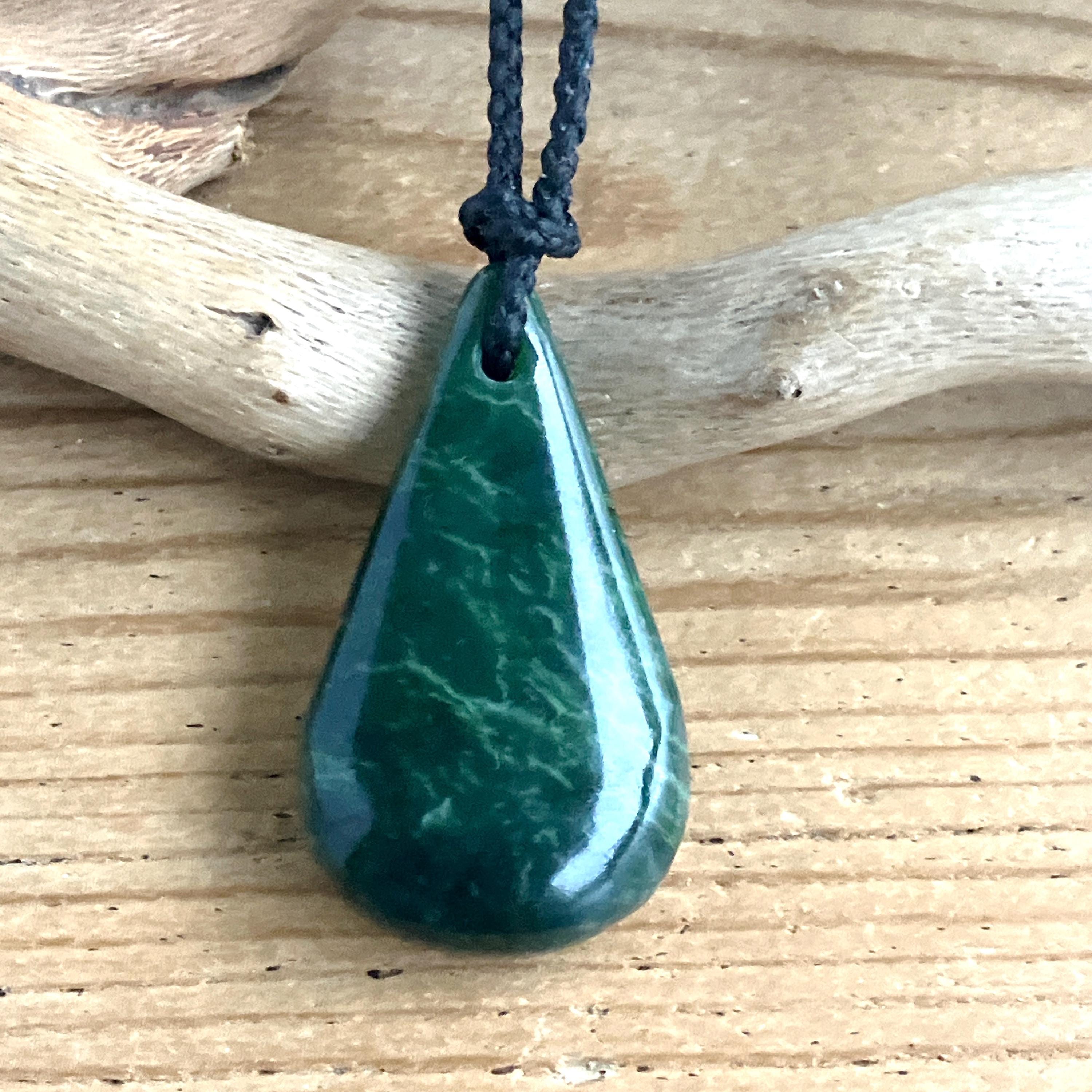 ニュージーランドマオリ族グリーンストーン シングルツイストペンダントトップ Maori green stone - Etsy 日本