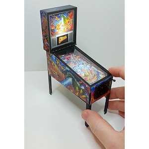 ゴジラ 1/12スケール ピンボールマシン、ハンドメイドミニチュアドールハウス、80年代90年代レトロゲーム、アクションフィギュア用ミニピンボール、arcade1up、レプリカ