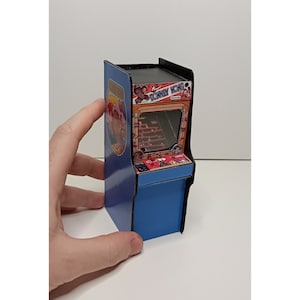 Donkey Kong 1/12 Scale Arcade Cabinet, Miniature Dollhouse 80s 90s Mini Arcade, arcade1up for Action Figures, Retro Game