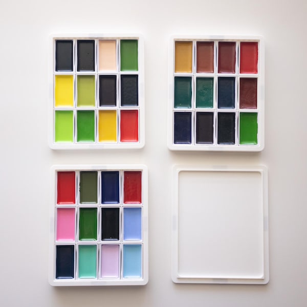 Kuretake Stackable Palette | Modular Magnetic Watercolor Palette | Customizable Travel Palette with Mixing Tray & Inserts