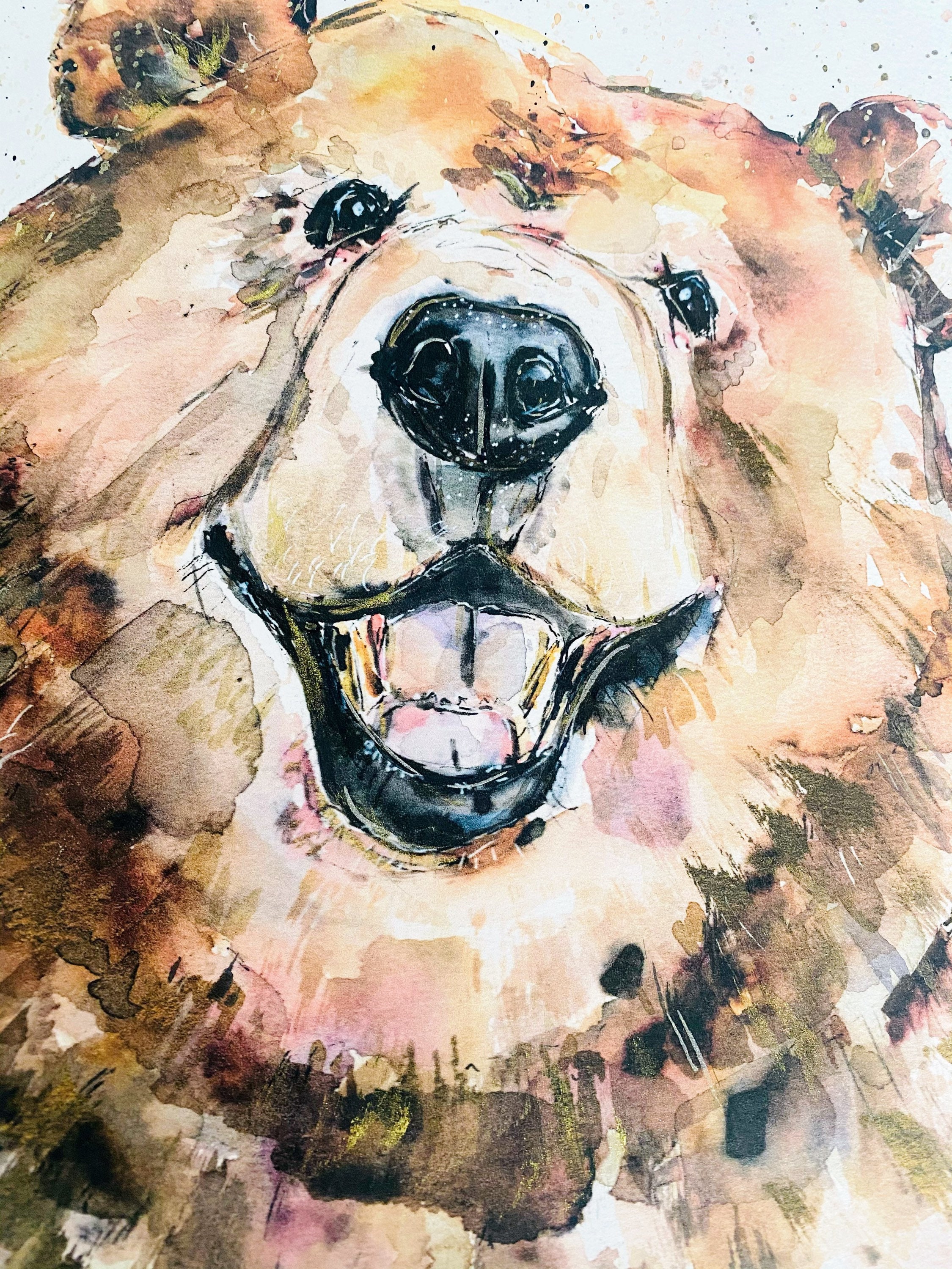 気まぐれなハッピーベアのプリント、水彩画の笑顔のクマのウォール