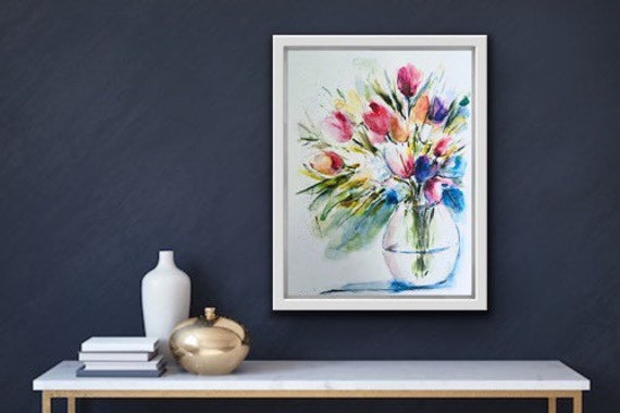 水彩画風チューリップの花瓶、鮮やかな色のチューリップの壁掛けアート