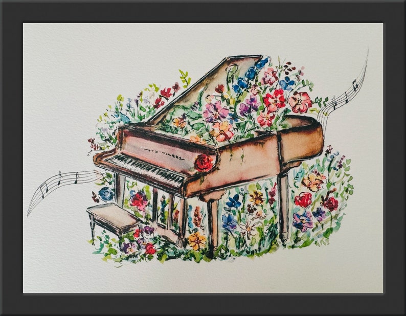 Peut inclure: Une peinture &agrave; l'aquarelle d'un piano &agrave; queue avec des fleurs qui poussent dessus. Le piano est brun et a un clavier blanc. Les fleurs sont de diff&eacute;rentes couleurs, notamment rose, violet, bleu et jaune. La peinture est sur un fond blanc.