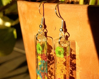 Pressed wild flower earrings, dangle earrings, boho dried flower Jewelry, Daisy Earrings