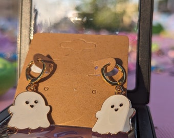 Ghost Dangle Earrings, Halloween Earrings, Pumpkin Spice, Pumpkin Earrings, Cute ghost, Fall Trends, Small Dangle Earrings