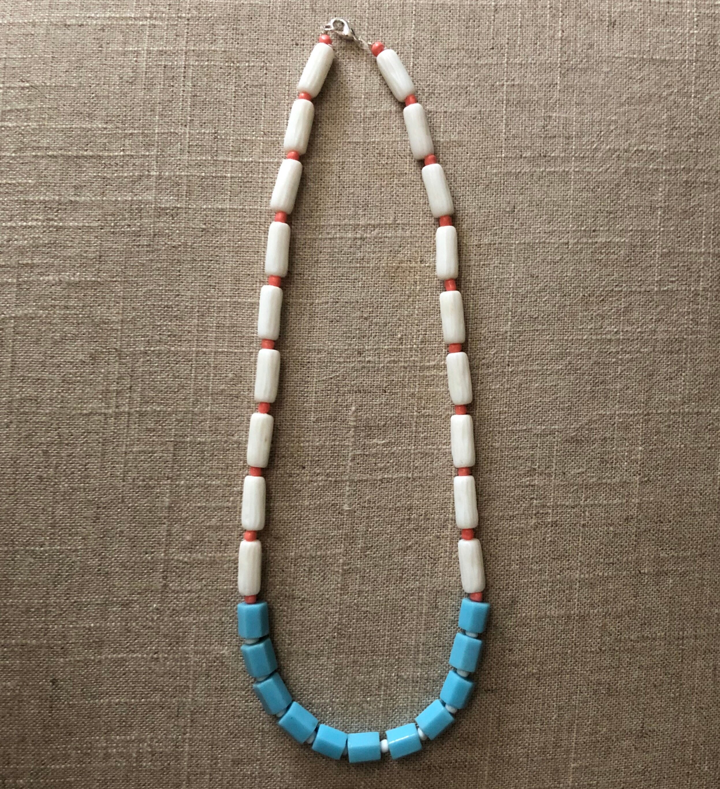 VINTAGE COMPLIMENTARY Milk Glass Beads Necklace Etsy