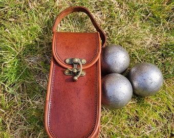 Sacoche en cuir pour boules de pétanque 