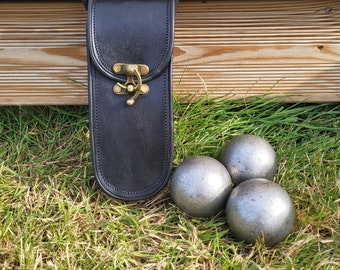 Bag for petanque balls in leather