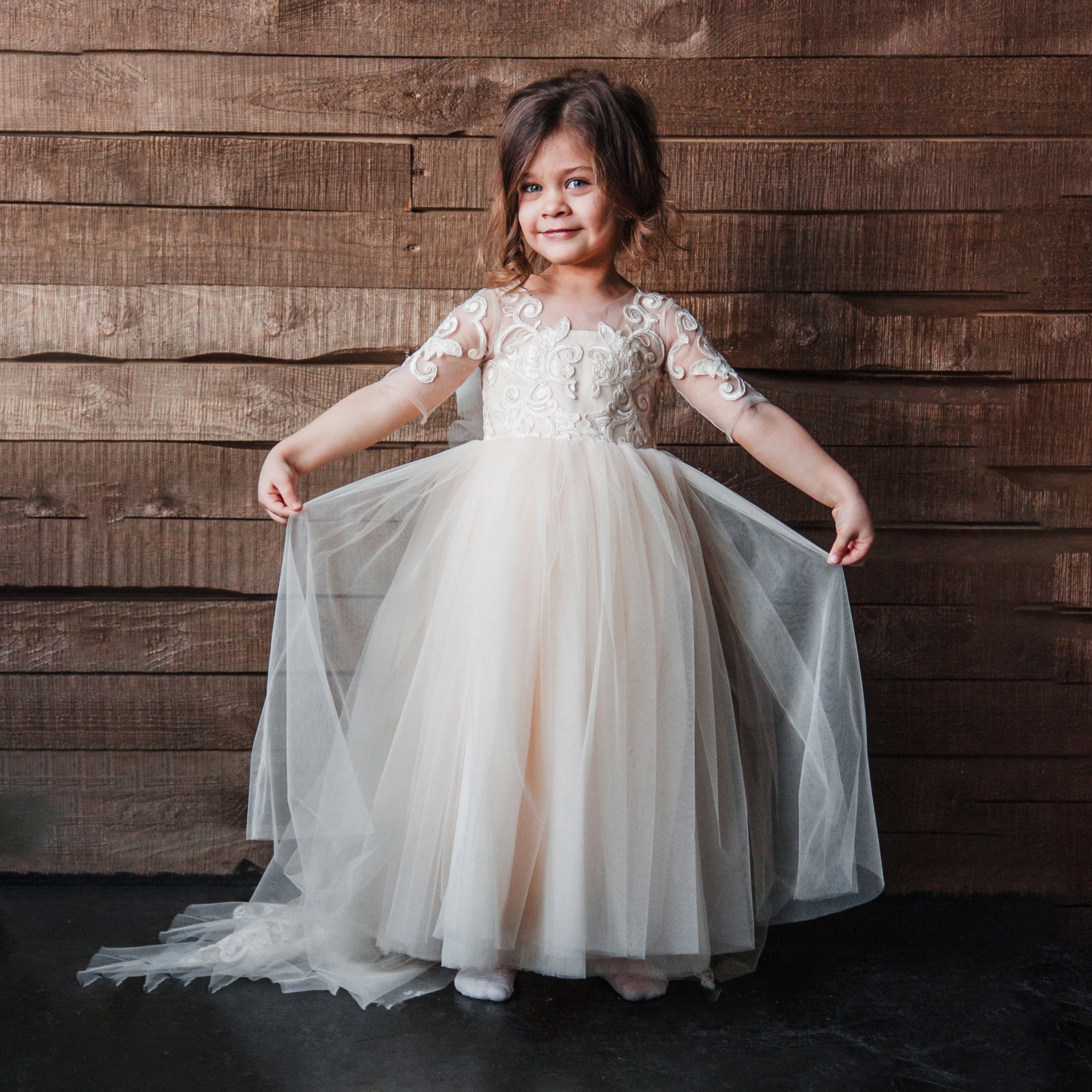 Details 158+ gown for kids for wedding super hot