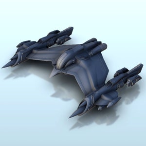 Puede incluir: Una nave espacial gris de aspecto futurista con dos juegos de alas y múltiples motores. La nave espacial tiene un diseño elegante y aerodinámico.