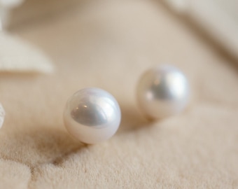 Aria Strong Lustre Round Pearl Stud Earrings