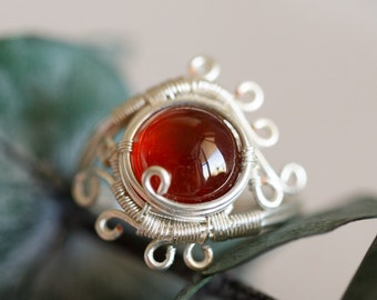 Hazel Nature Garnet Artisan Wire Ring