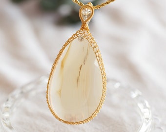 Dendritic White Agate Pendant Necklace