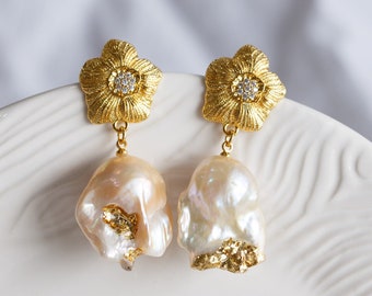 Ejona Asymmetry Baroque Pearl Drop Earrings