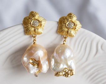 Ejona Asymmetry Baroque Pearl Drop Earrings
