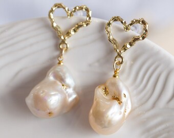 Annabella Metallic Colour Baroque Pearl Earrings
