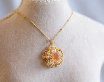 Braylee Gobi Agate Peony Flower Necklace