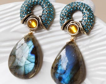 Judith Flashy Labradorite Earrings