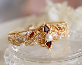 Lucine Garnet Gemstone Star Bangle