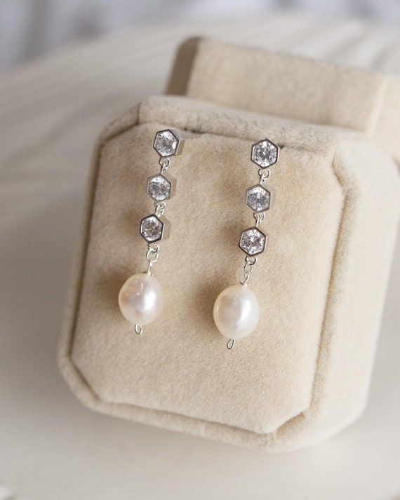 Chloe Pearl Dangle Earrings
