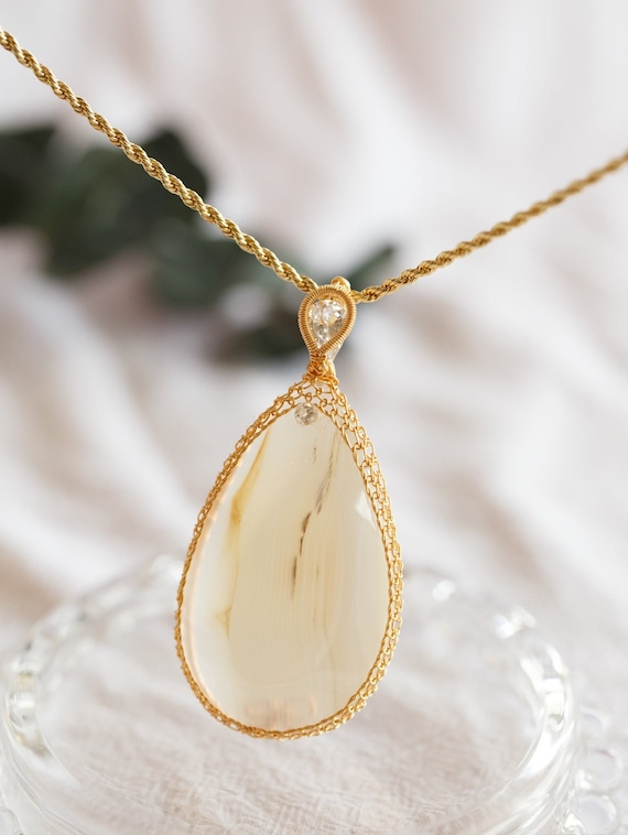 Dendritic White Agate Pendant Necklace