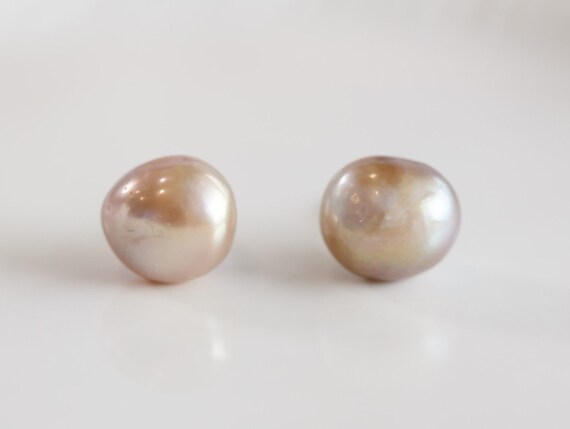 Aaliyah Little Pebble Pearl Stud Earrings