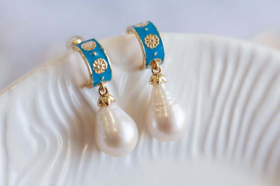 Adelyn Natural Pearl Half Hoop Gold Earrings
