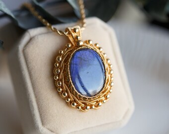 Natural Blue Flash Labradorite Gold Wire Pendant Necklace