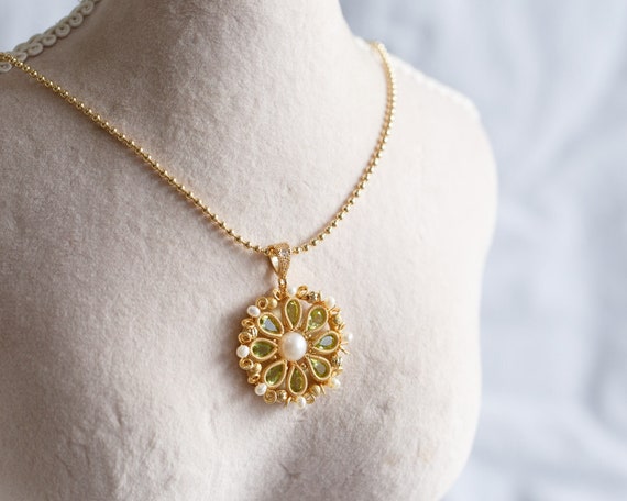 Wrenlee Natural Peridot Flower Pendant Necklace