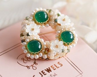 Kaelie Lucky Wreath Green Chalcedony Brooch