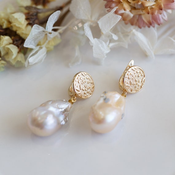Margot Asymmetry Baroque Pearl Drop Earrings