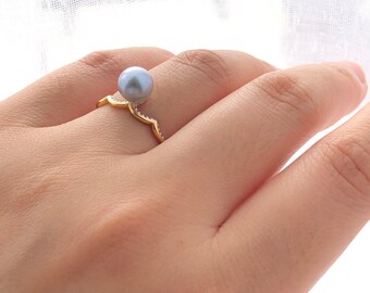 Guinevere Overtones Akoya Pearl Ring