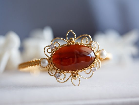 Scarlett Garnet Gold Wire Bangle