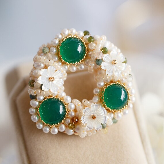 Kaelie Lucky Wreath Green Chalcedony Brooch
