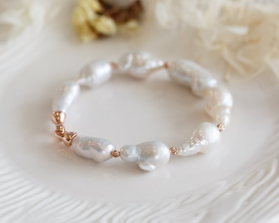 Sariah Natural Baroque Pearl Bracelet