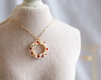 Victory Natural Pearl Wreath Pendant Necklace