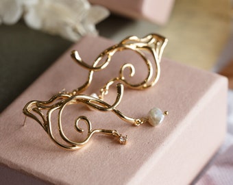 Ariel Baroque Pearl Dangle Earrings